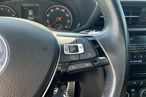 Certified 2021 Volkswagen Passat 2.0T R-Line image 24