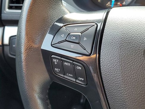 Used 2018 Ford Explorer XLT image 15