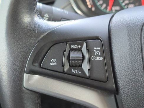 Used 2020 Chevrolet Trax LT w/ LT Convenience Package image 15