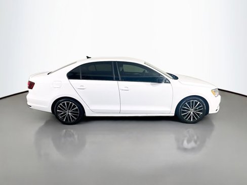 Used 2016 Volkswagen Jetta Sport image 5