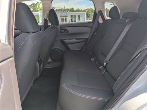 Used 2024 Nissan Rogue S image 13