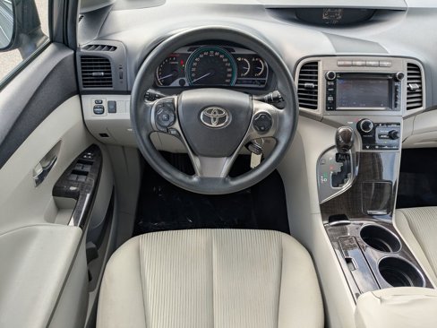 Used 2014 Toyota Venza LE image 31