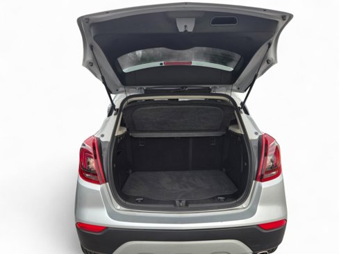 Used 2022 Buick Encore Preferred w/ Safety Package image 5