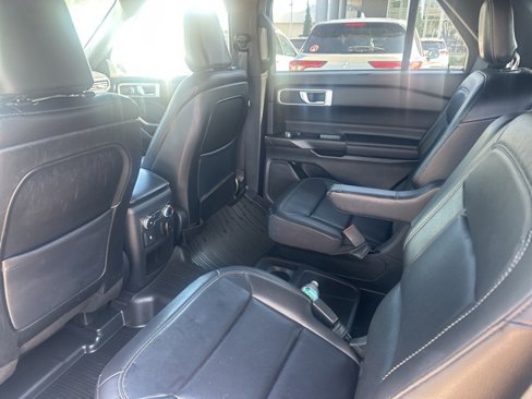 Used 2020 Ford Explorer XLT w/ Equipment Group 202A image 8