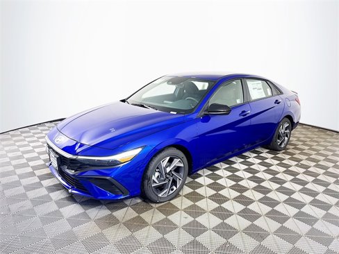New 2025 Hyundai Elantra Sport image 4