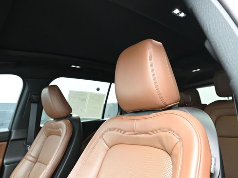 Used 2023 Lincoln Aviator Reserve w/ Elements Package Plus image 16