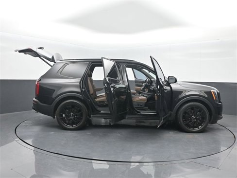 Used 2022 Kia Telluride SX w/ SX Prestige Package image 27