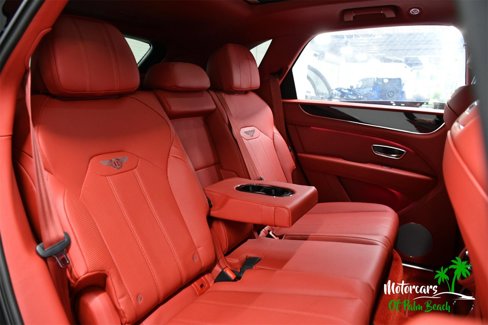 Used 2022 Bentley Bentayga image 45