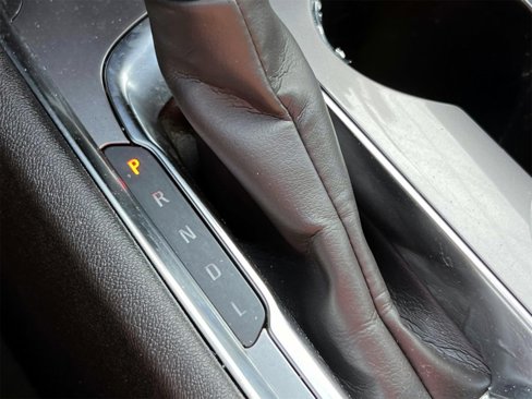 Used 2022 Chevrolet Malibu LT image 36