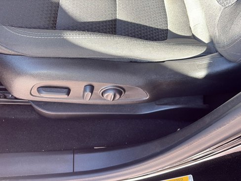 Used 2022 Chevrolet Bolt LT image 12