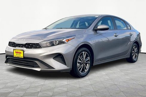 Used 2024 Kia Forte LXS image 2