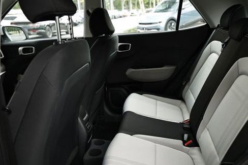 New 2025 Hyundai Venue SEL image 8