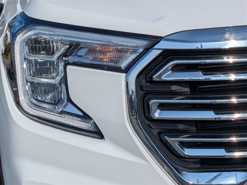 Used 2023 GMC Terrain SLT image 10