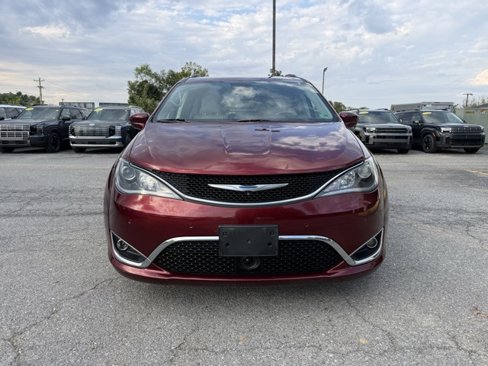 Used 2018 Chrysler Pacifica Touring-L Plus image 8