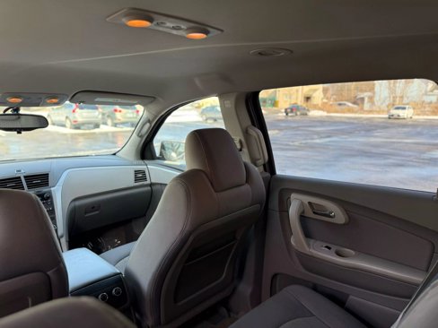 Used 2011 Chevrolet Traverse LS image 24