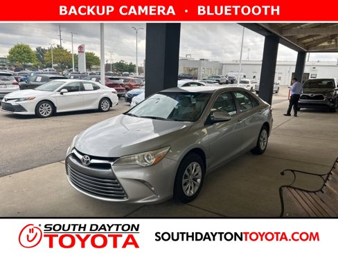 Used 2016 Toyota Camry LE image 1