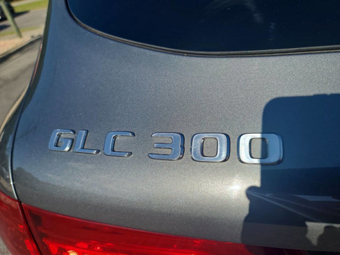 Used 2018 Mercedes-Benz GLC 300 4MATIC image 8