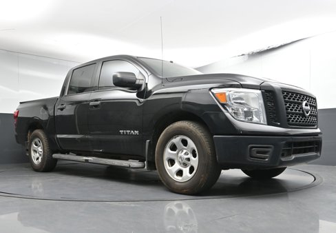 Used 2017 Nissan Titan S image 21