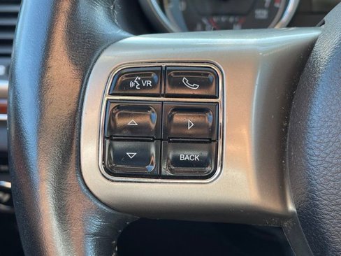 Used 2011 Jeep Grand Cherokee Limited image 8