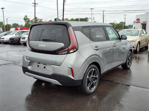 Certified 2023 Kia Soul EX image 7