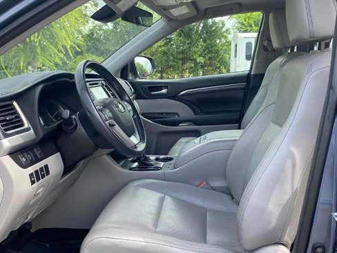 Used 2018 Toyota Highlander Limited image 13