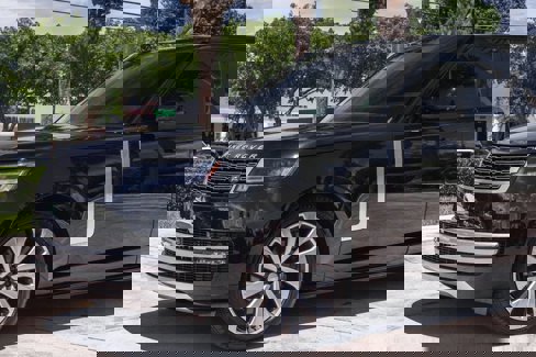 Used 2025 Land Rover Range Rover Long Wheelbase Autobiography image 2