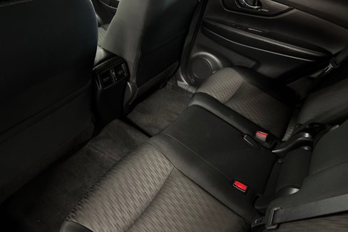 Used 2019 Nissan Rogue SV w/ Premium Package image 12
