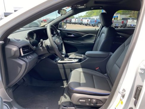 New 2025 Buick Envista Sport Touring w/ Convenience I Package image 10