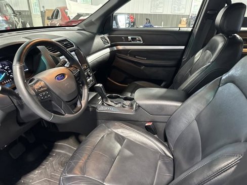 Used 2016 Ford Explorer XLT w/ Equipment Group 202A image 15