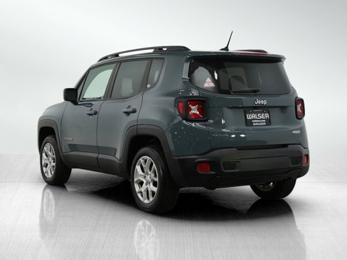 Used 2017 Jeep Renegade Latitude w/ Cold Weather Group image 3