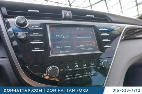 Used 2018 Toyota Camry L image 9