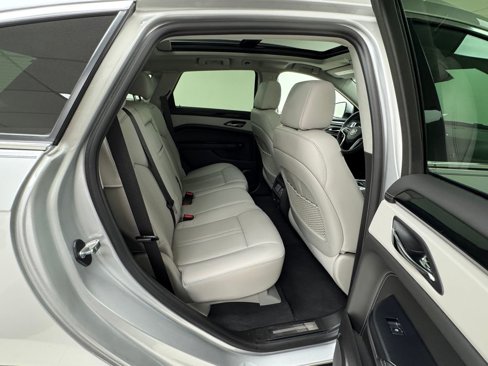 Used 2015 Cadillac SRX Luxury w/ Driver Awareness Package image 16