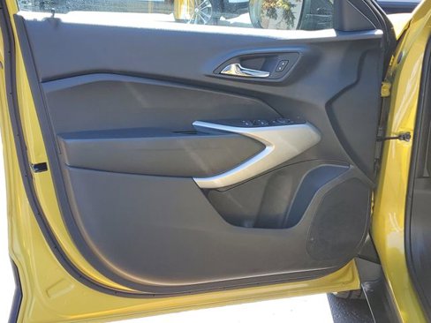 Certified 2024 Chevrolet Trax RS w/ Driver Confidence Package image 12