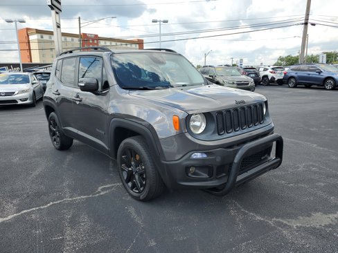 Used 2016 Jeep Renegade Latitude image 4