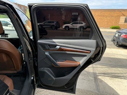 Used 2018 Audi Q5 2.0T Premium Plus w/ Premium Plus Package image 25