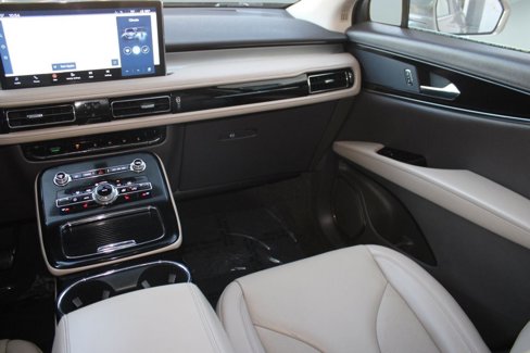 Used 2021 Lincoln Nautilus FWD w/ Equipment Group 101A image 28