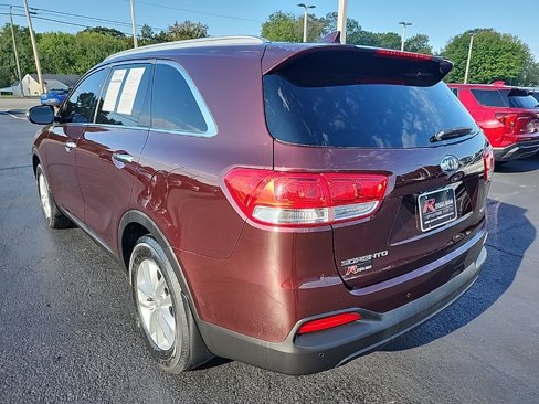 Used 2017 Kia Sorento LX w/ LX Convenience Package image 5