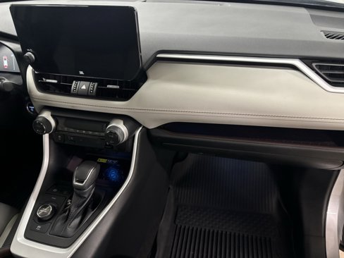 Used 2023 Toyota RAV4 Limited image 19
