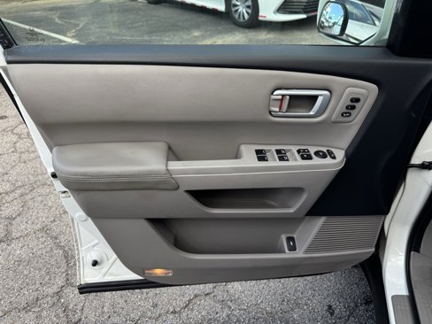 Used 2011 Honda Pilot Touring image 26