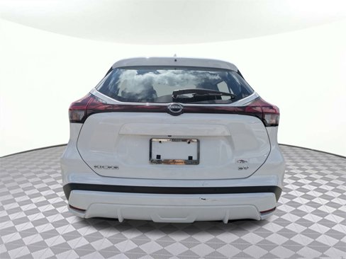Used 2024 Nissan Kicks SV image 4