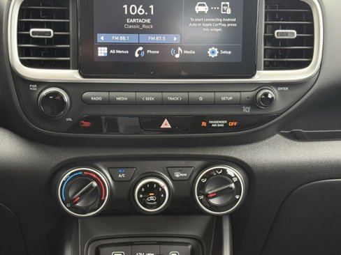 New 2025 Hyundai Venue SE image 22