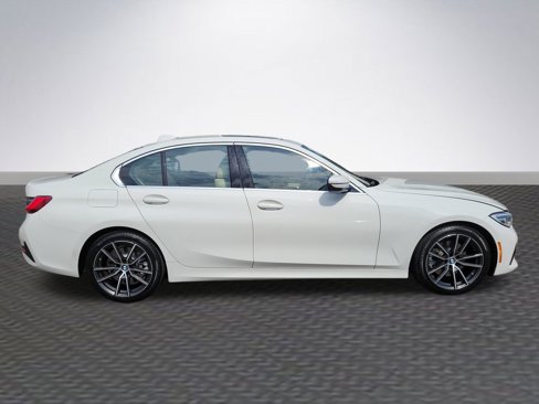 Used 2019 BMW 330i Sedan w/ Premium Package image 4