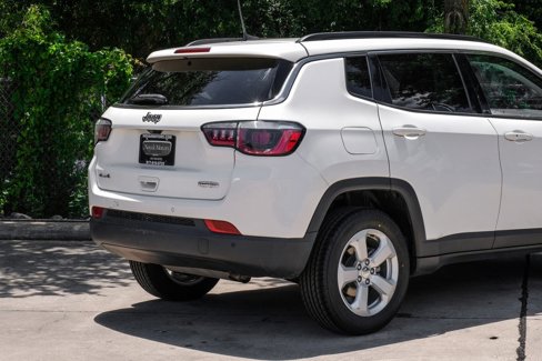 Used 2020 Jeep Compass Latitude w/ Cold Weather Group image 16