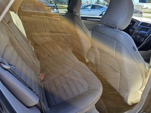 Used 2017 Ford Fusion SE image 9