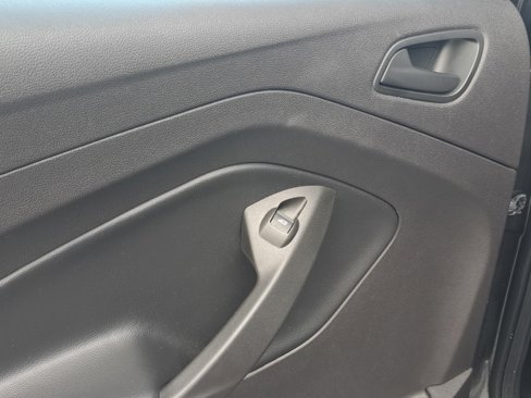 Used 2019 Ford Escape S image 11