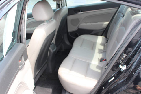 Used 2017 Hyundai Elantra Limited image 8