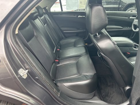 Used 2017 Chrysler 300 C image 17
