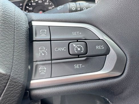 New 2025 Jeep Compass Limited image 15