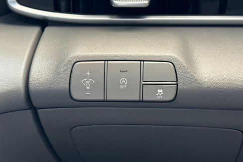 Certified 2025 Hyundai Elantra SE image 31