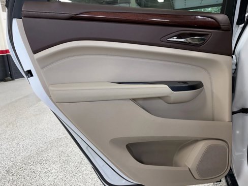 Used 2015 Cadillac SRX Luxury w/ Driver Awareness Package image 23